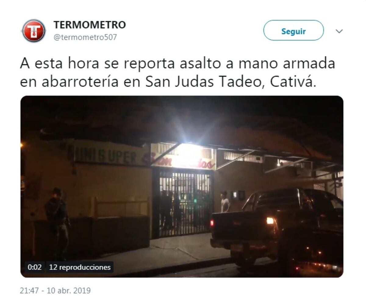 Fueron a la tienda, pero no a comprar. Sacaron sus armas y encañonaron a todos