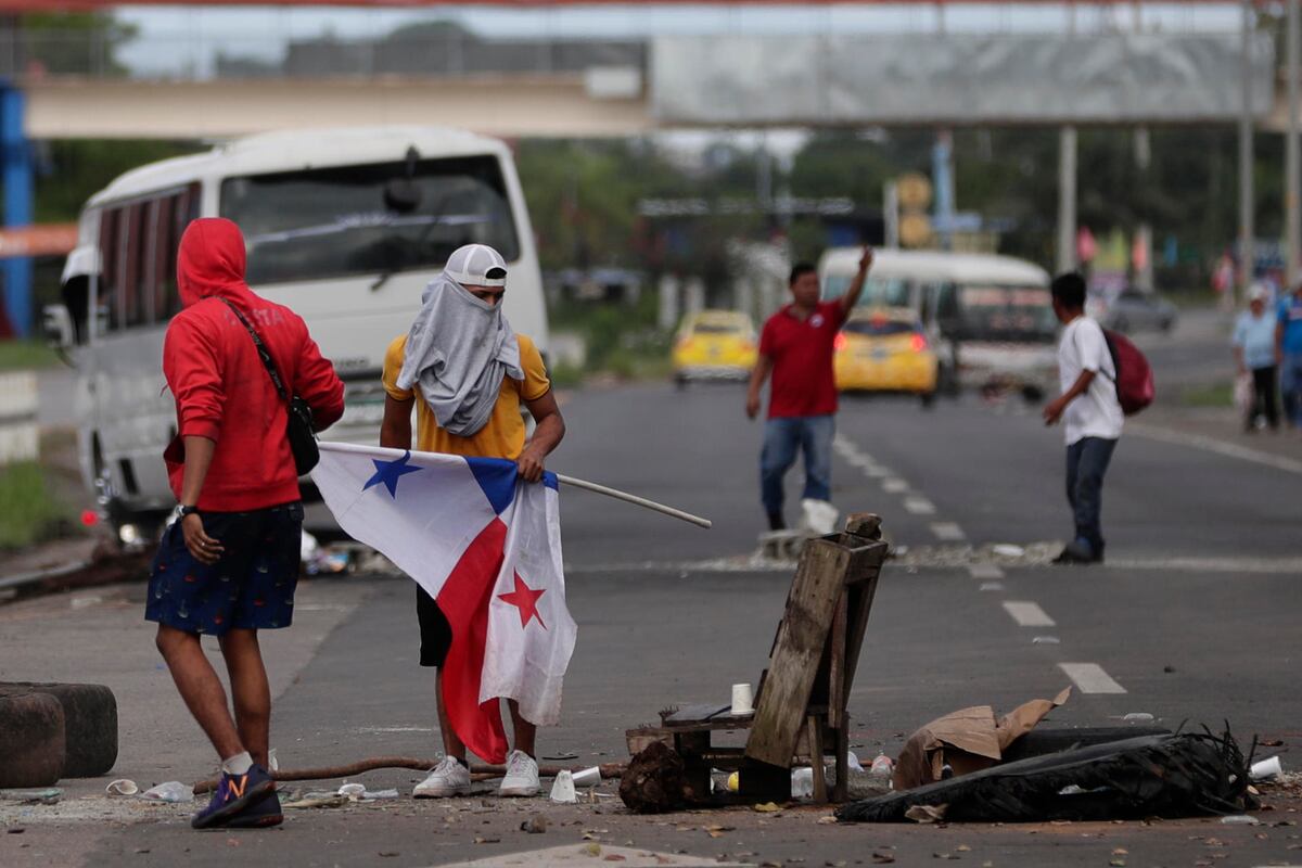 En tres semanas de protestas, más de 100 menores han sido aprehendidos por vandalismo y daños a la propiedad