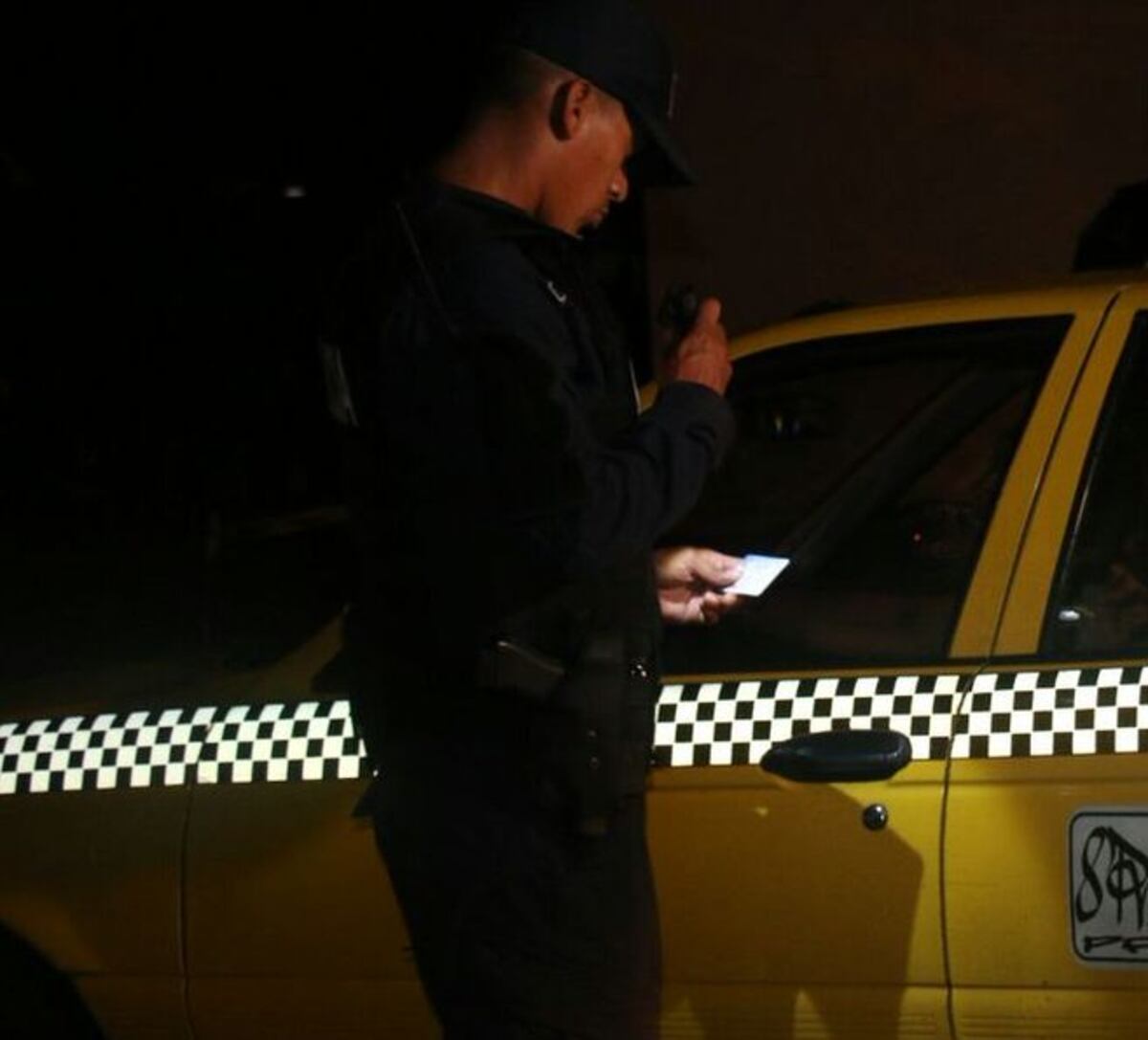 Detienen a pareja que transportaba Cocaína y escondían miles de dólares en sus partes íntimas