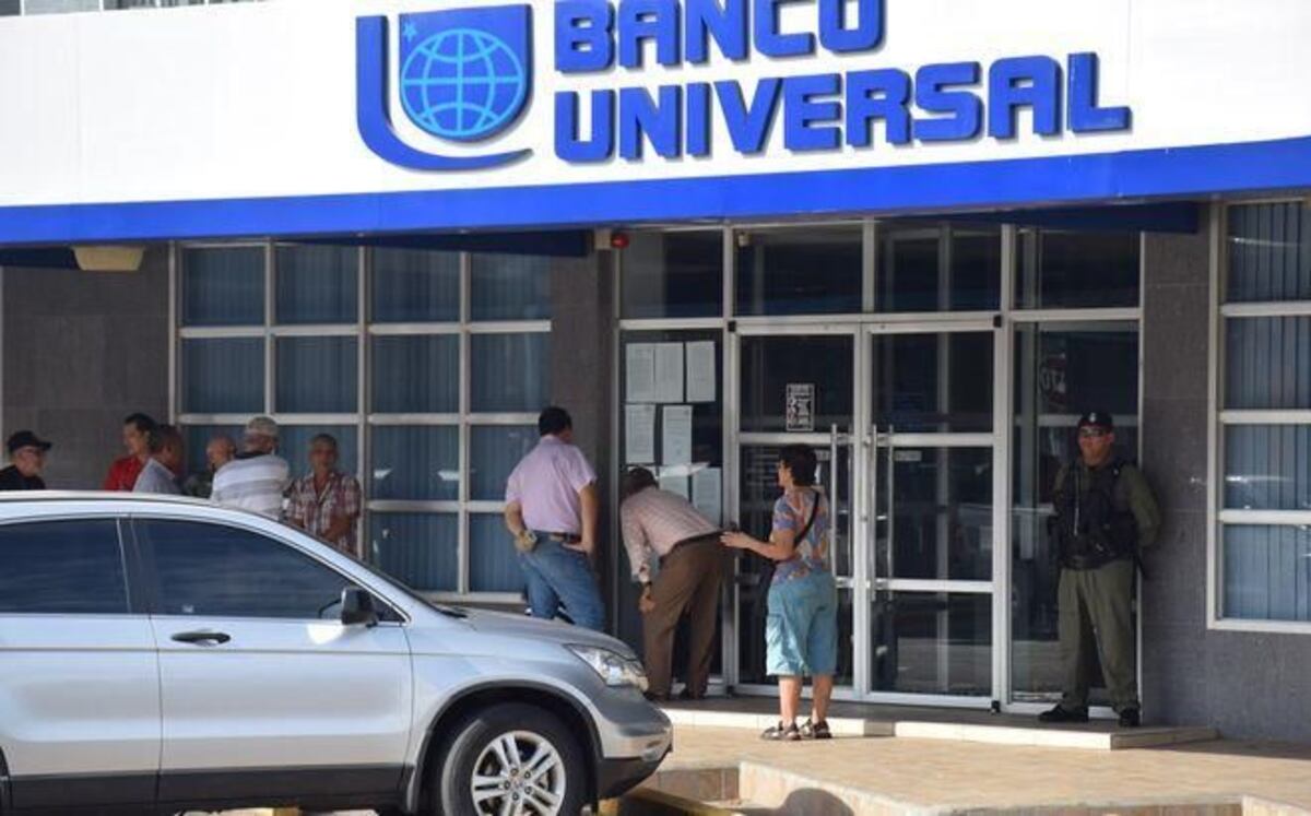 Termina el proceso de absorción del Banco Universal