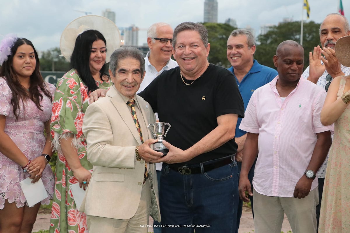 Laffit Pincay, ‘Gloria del sillín’, fue homenajeado en el Hipódromo Presidente Remón