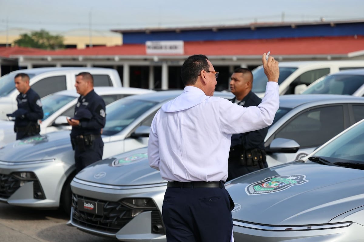 Autoridad de Turismo entrega flota vehicular para mejorar vigilancia en áreas turísticas