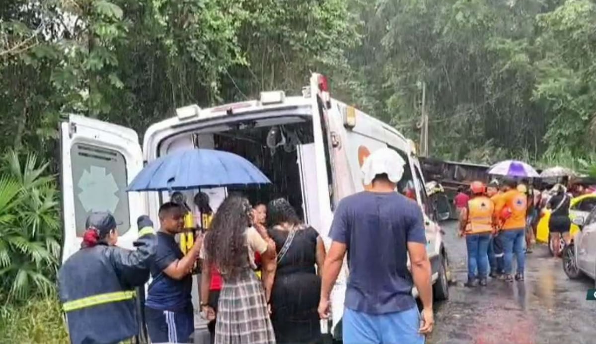 Bus de ruta El Limón vuelca en Colón: más de 20 heridos, mayoría estudiantes