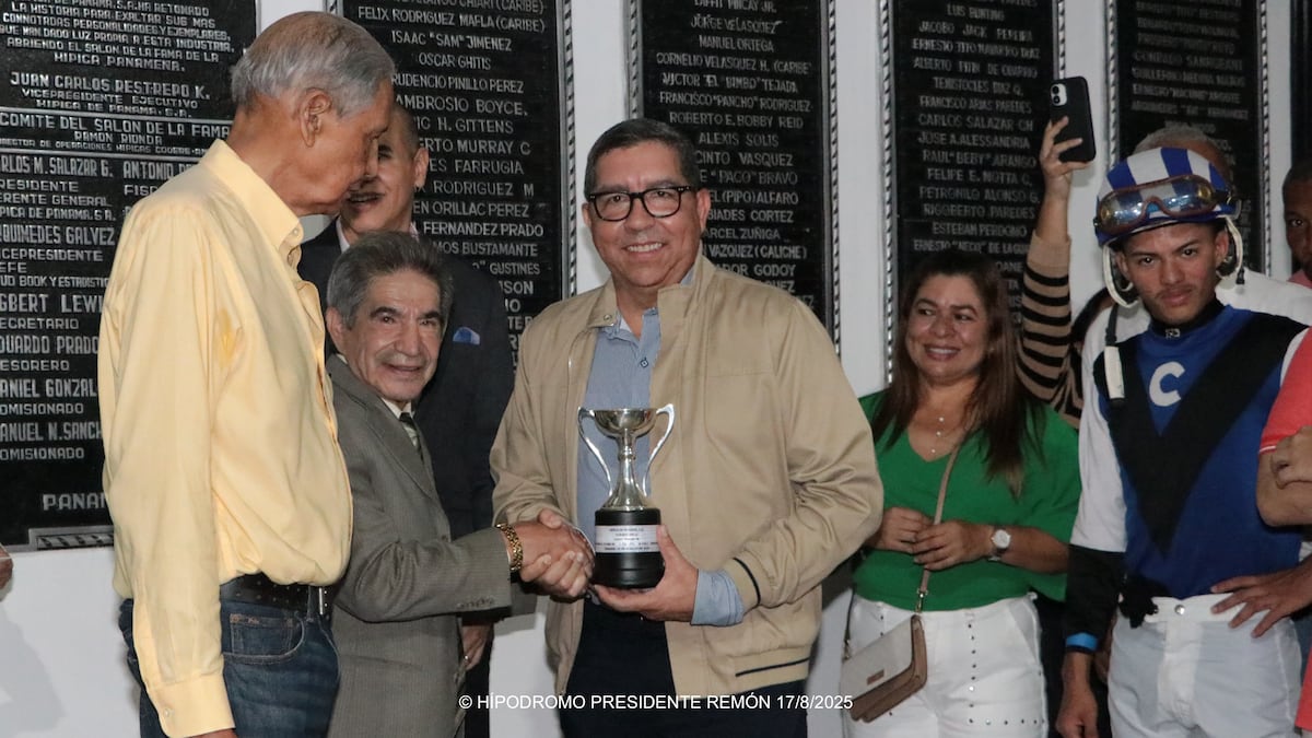 ‘Adage’ brilló con fuerza y ganó el Clásico Laffit Pincay Jr. en el Remón