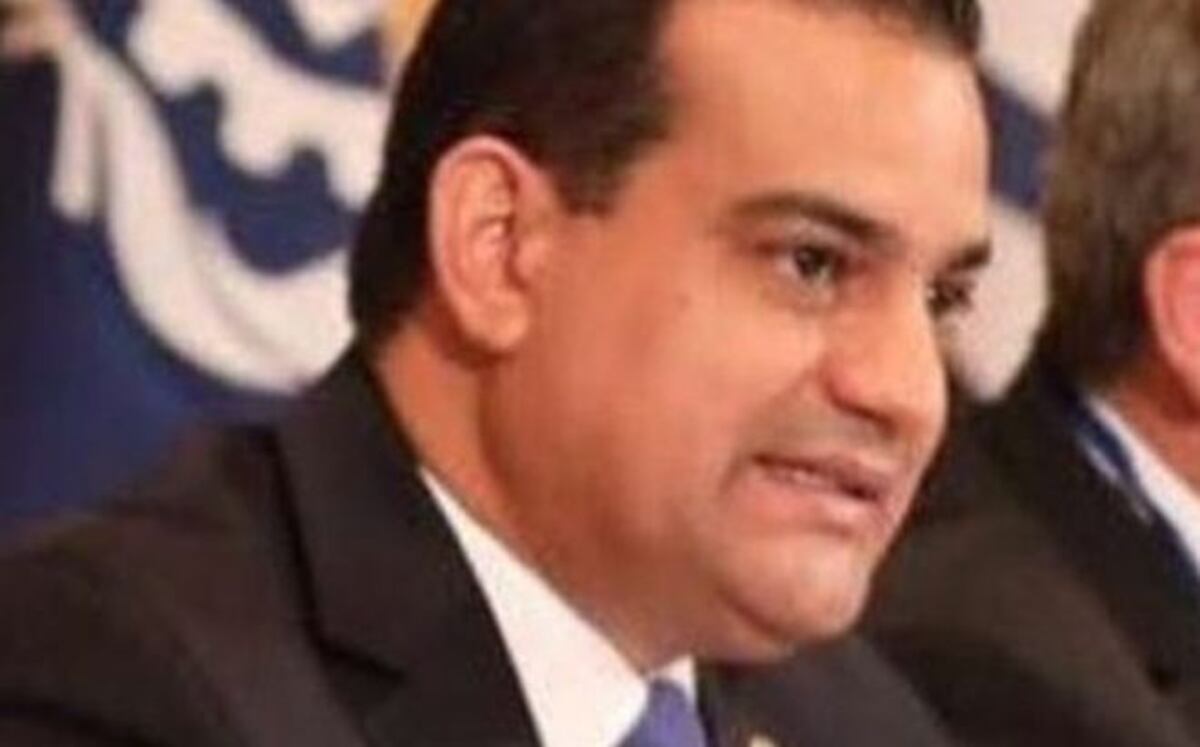 Ministro de Trabajo presenta su renuncia