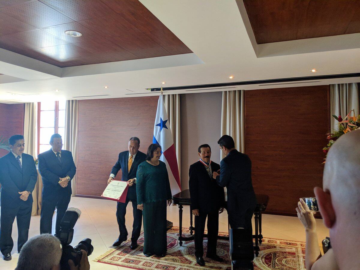 ¡VAYA DORO! Entregan la Orden Belisario Porras al 'Poste de Macano Negro'