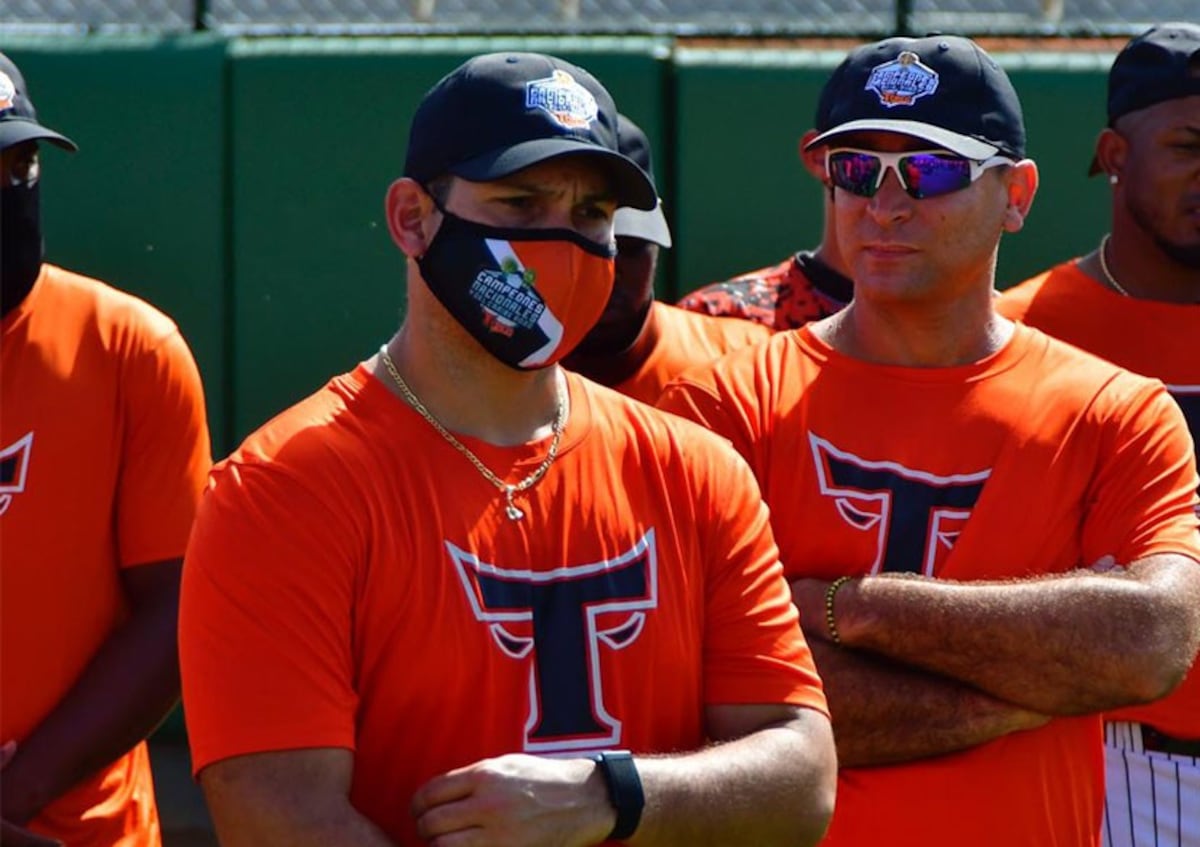 La cosa está delgadita. Equipo de Paolo Espino cobrará por fotos en su estadio