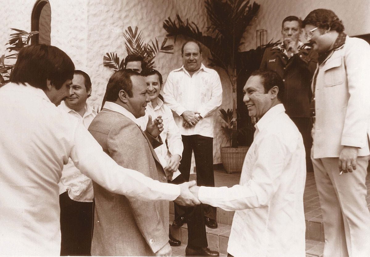 Noriega fue abandonado a muy temprana edad por su madre