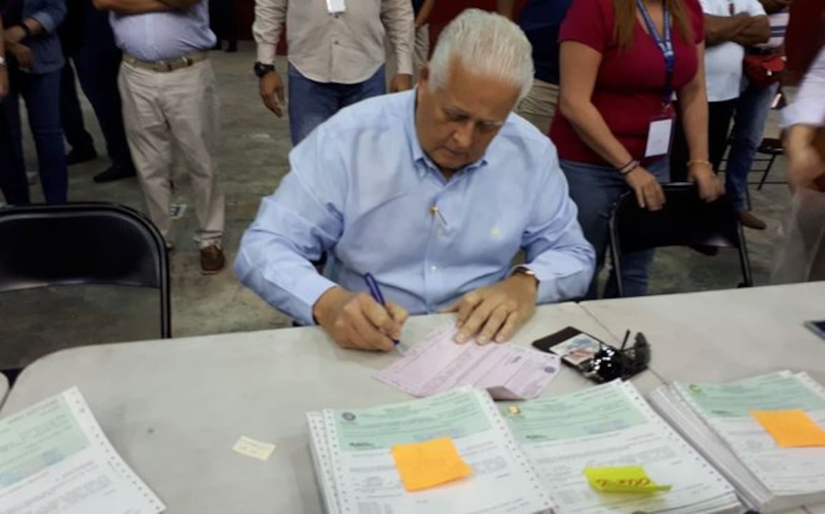 Expresidente 'Toro' Balladares fue por su Cepadem