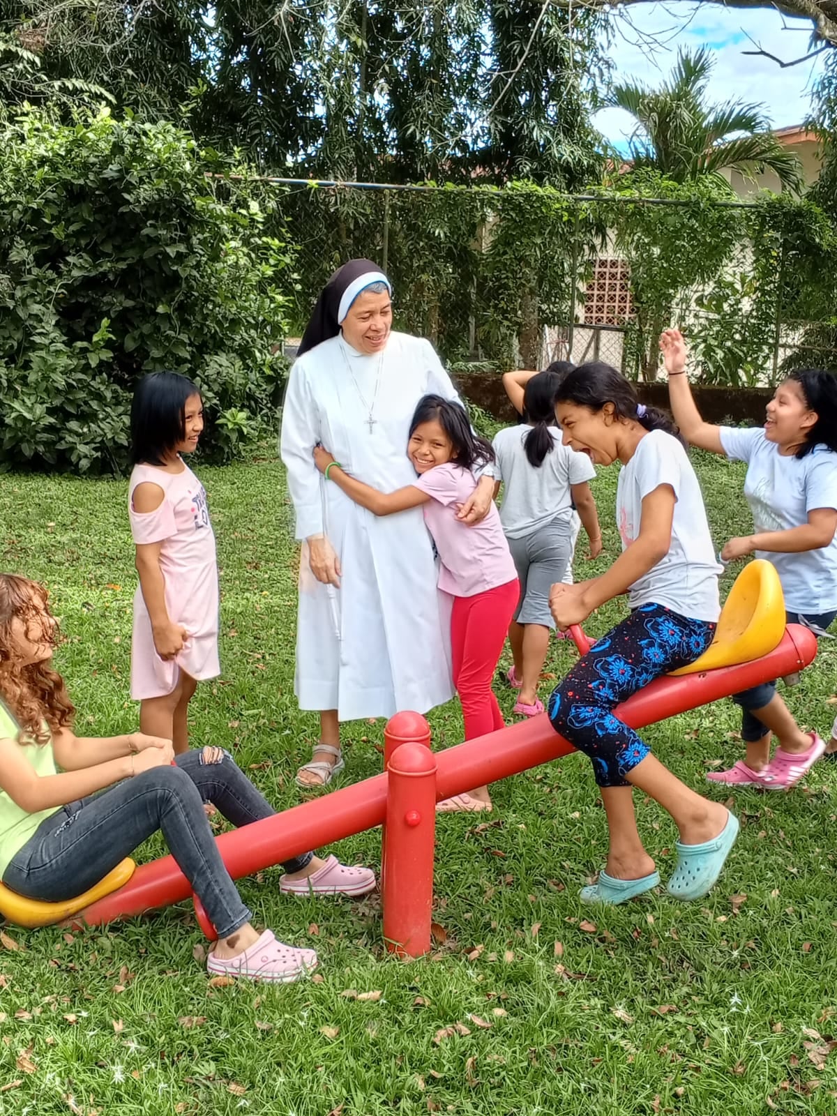 Madre también es quien cría