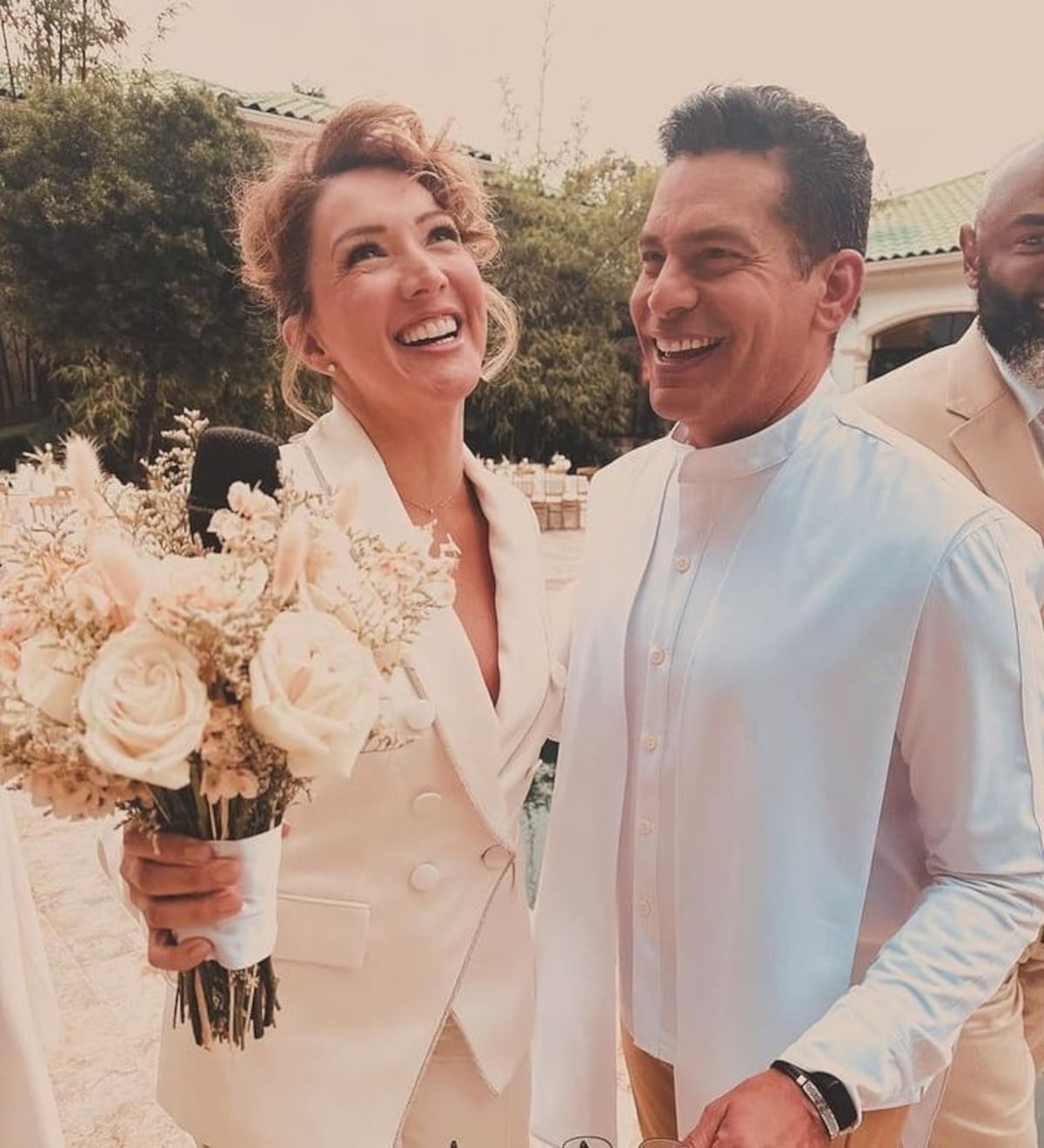 Erika Ender, celebra boda de ensueño junto a su amado Mike a los 49 años de edad +Fotos