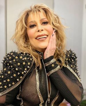 Alejandra Guzmán mete las manos al fuego por su papá al ser acusado de abuso por su nieta  