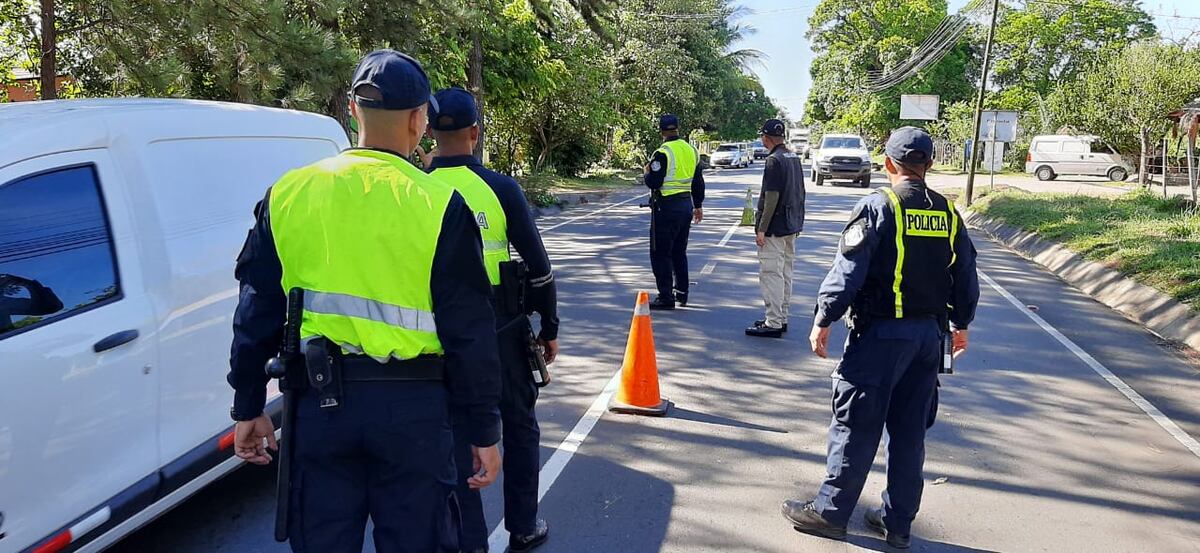 Conductor borracho atropella a una mujer policía por El Manguito