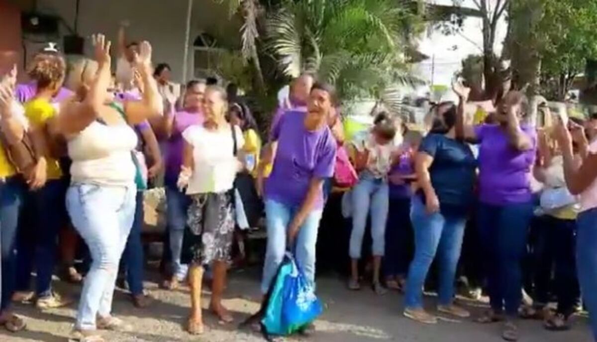 Desconsolados.Piqueteo fuera de cárcel de La Chorrera. Le diremos por qué. Video