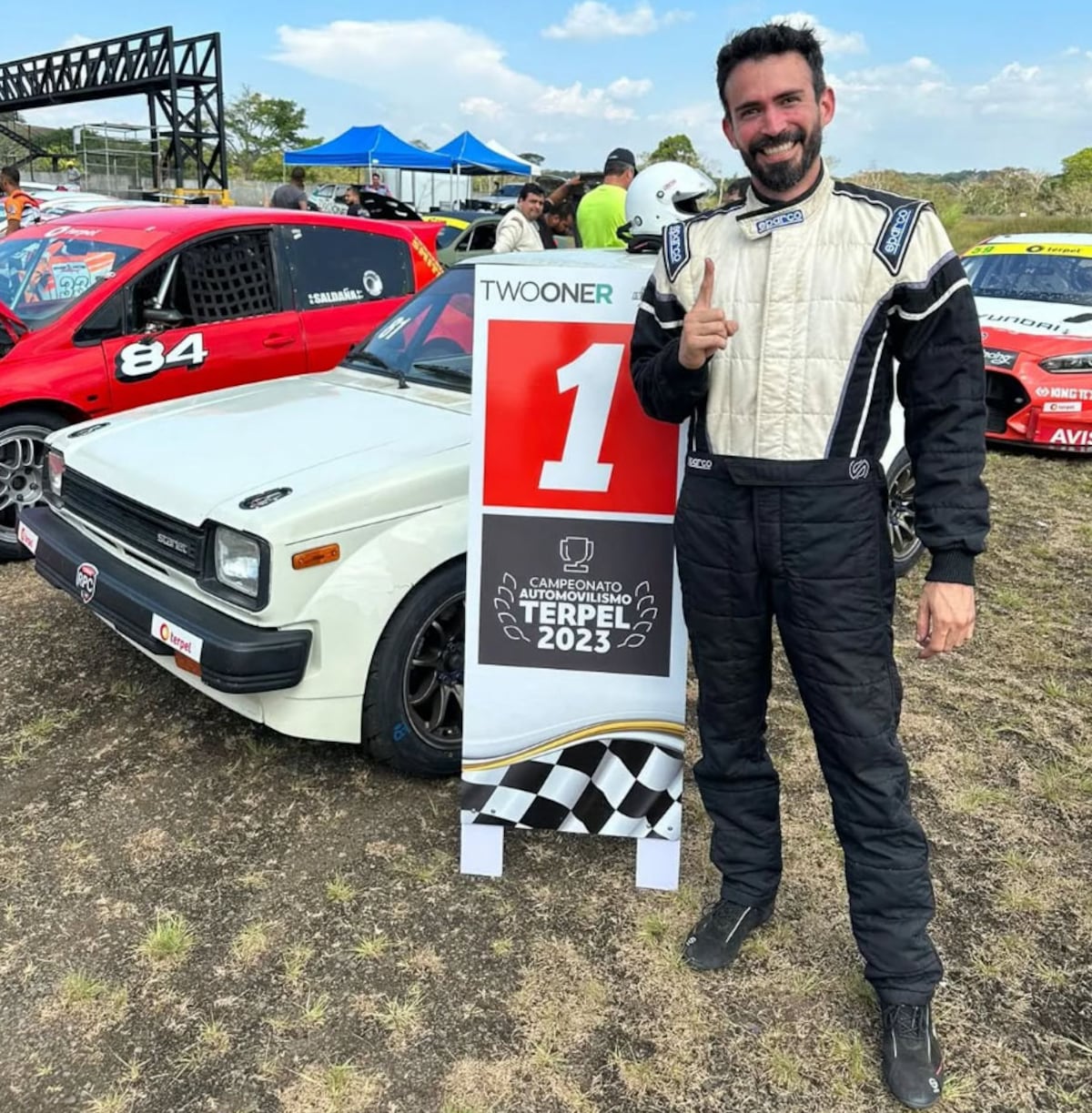 El veterano piloto, Antonio Roquer, vuelve a la pista en 2026 con su legendario Toyota Starlet