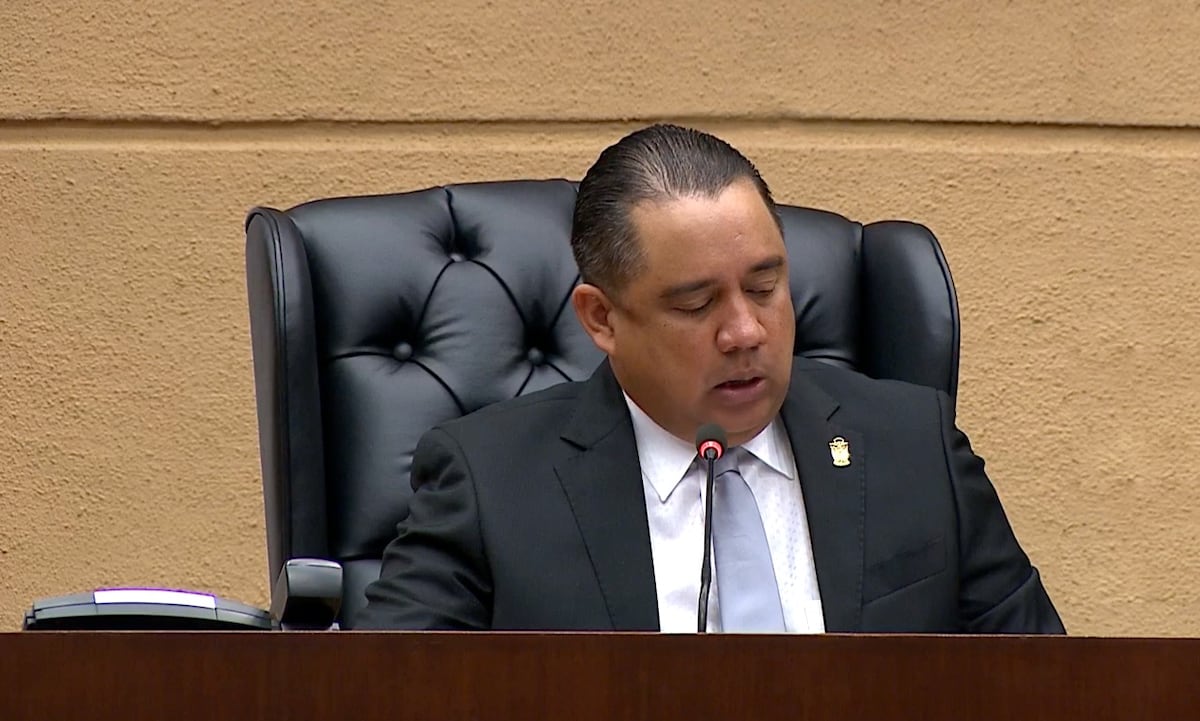 Marcos Castillero le gustó la sillita , ahora no la quiere dejar