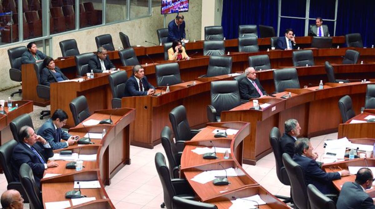 Nombramientos siguen paralizados en comisión