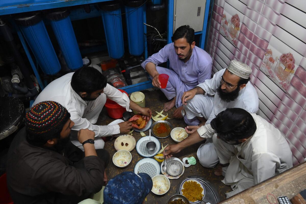 Ramadán mes de ayuno y oración 