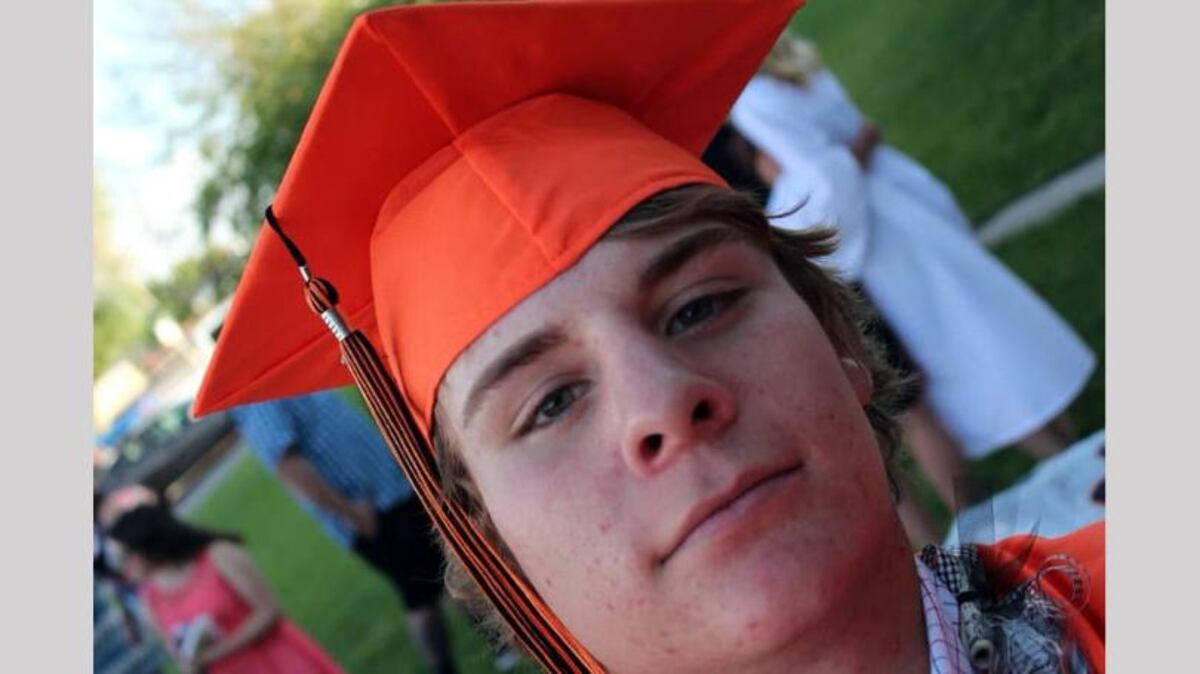 Maestra abusa de alumno y este decide suicidarse