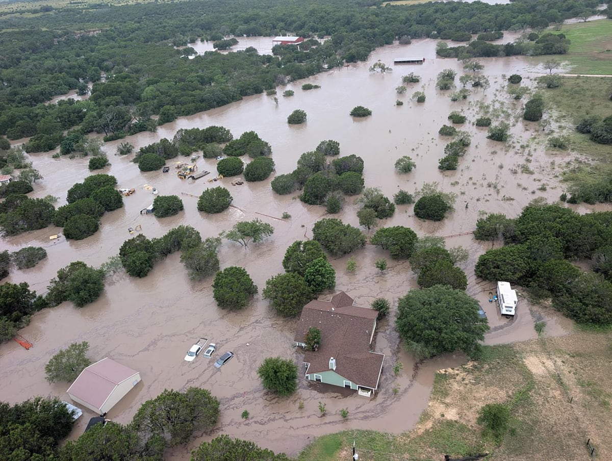 Inundaciones en el condado de Kerr, Texas, dejan más de 60 muertos, entre ellos 21 niños