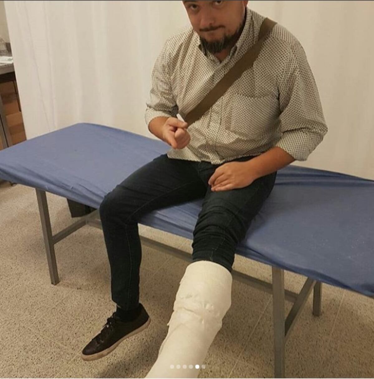 ¡Pa'l hospital! Periodista intentó imitar la chilena de Cristiano y terminó mal