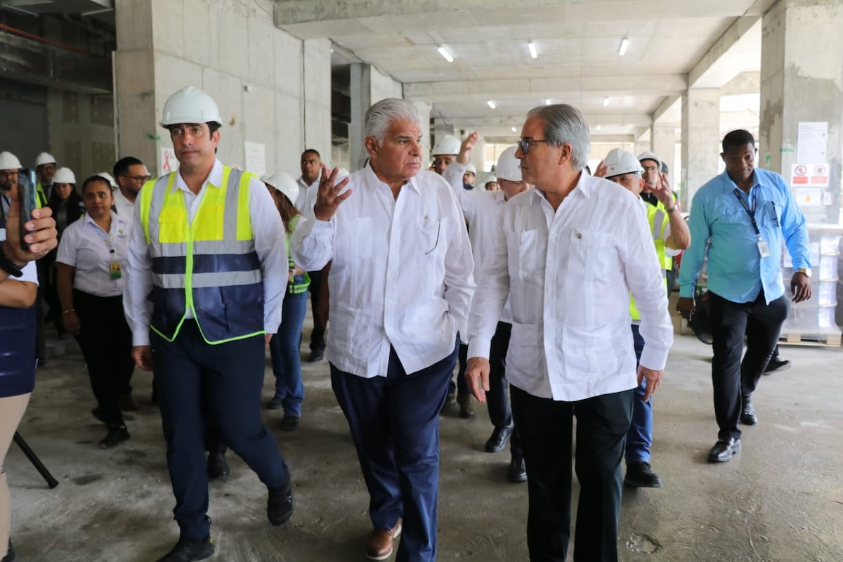 Presidente Mulino inspecciona obras del nuevo Hospital del Niño 
