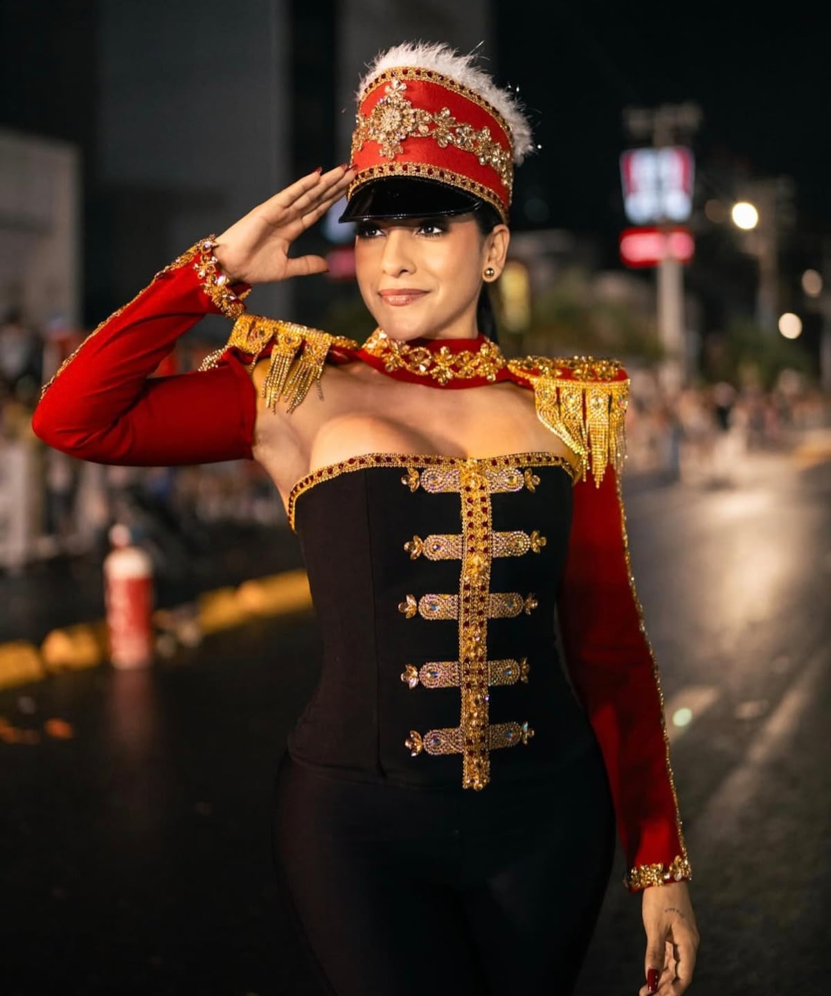 Foto arriba, foto abajo: Jacky Guzmán elimina historia y desata rumores de juju con cantante dominicano