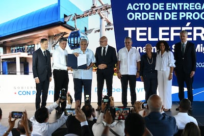 Mulino entrega orden de proceder para construir el teleférico de San Miguelito