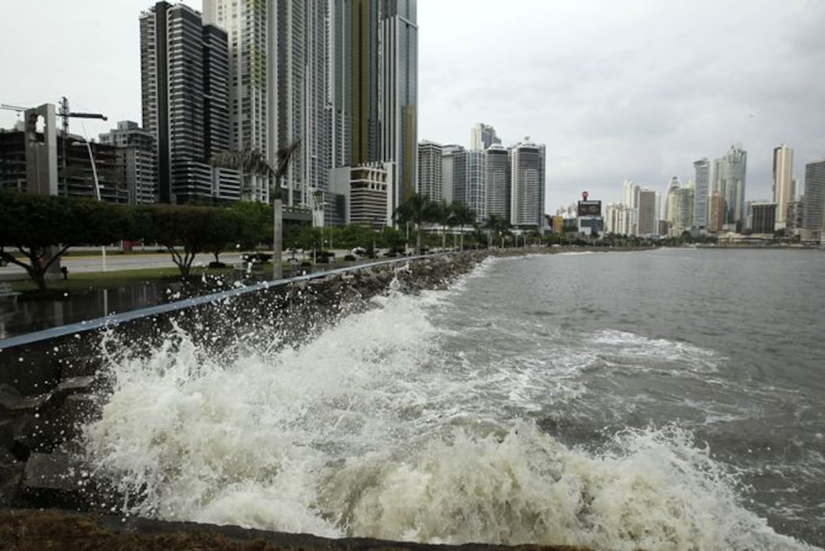 ¡El mar se enfurece! Autoridades alertan por viento fuerte y olas grandes en costas panameñas