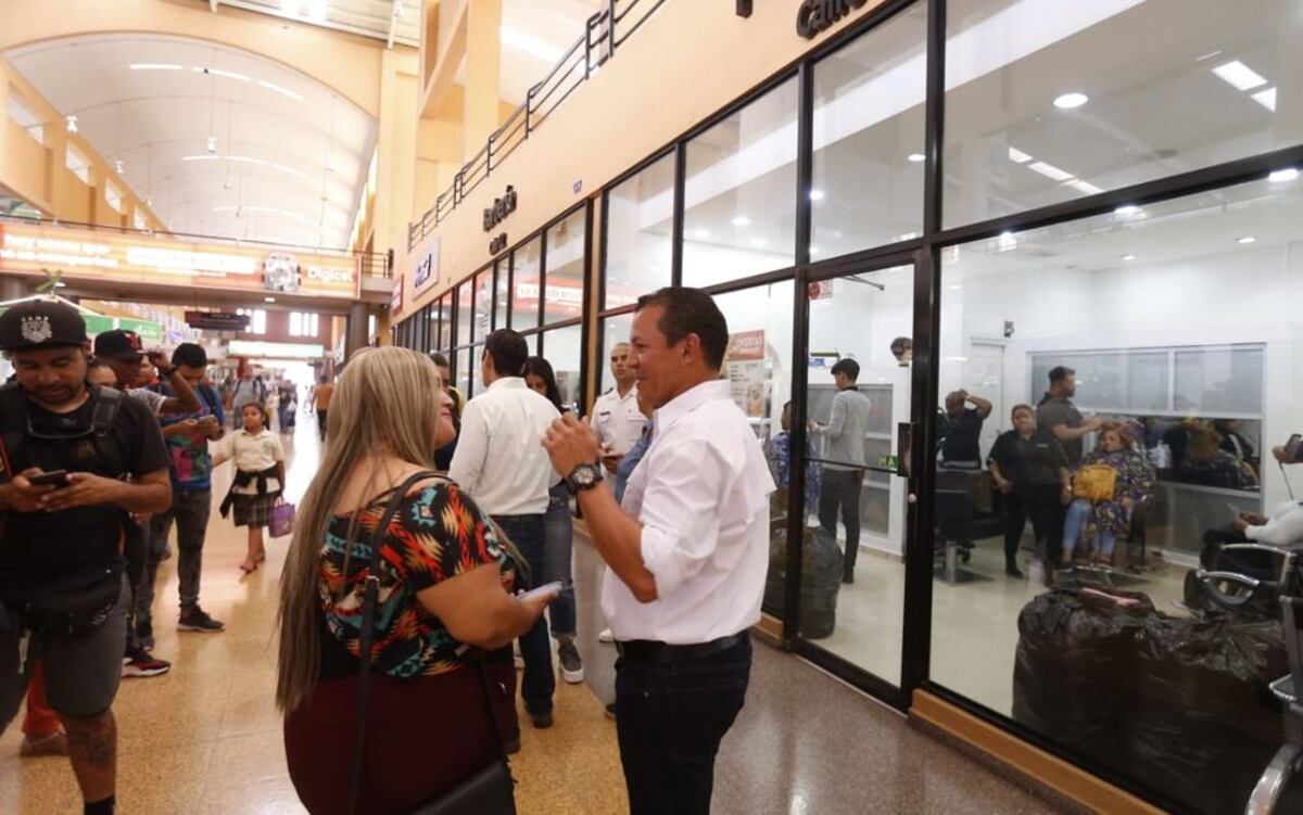 Casis reaparece en Panamá tras ausentarse al debate