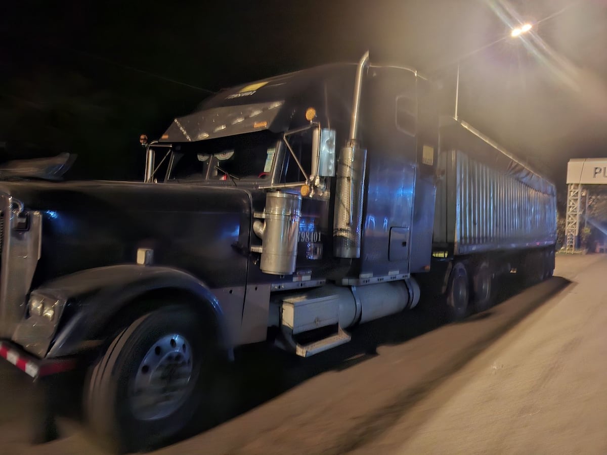 Freno en Guabalá: retienen 300 sacos de cebolla por presunto contrabando