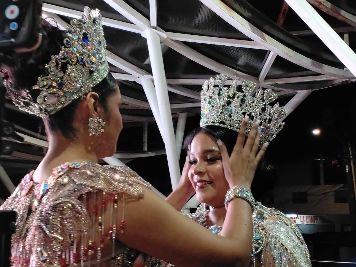 Santiago inaugura el Carnaval 2026 con una coronación de lujo y fuegos artificiales