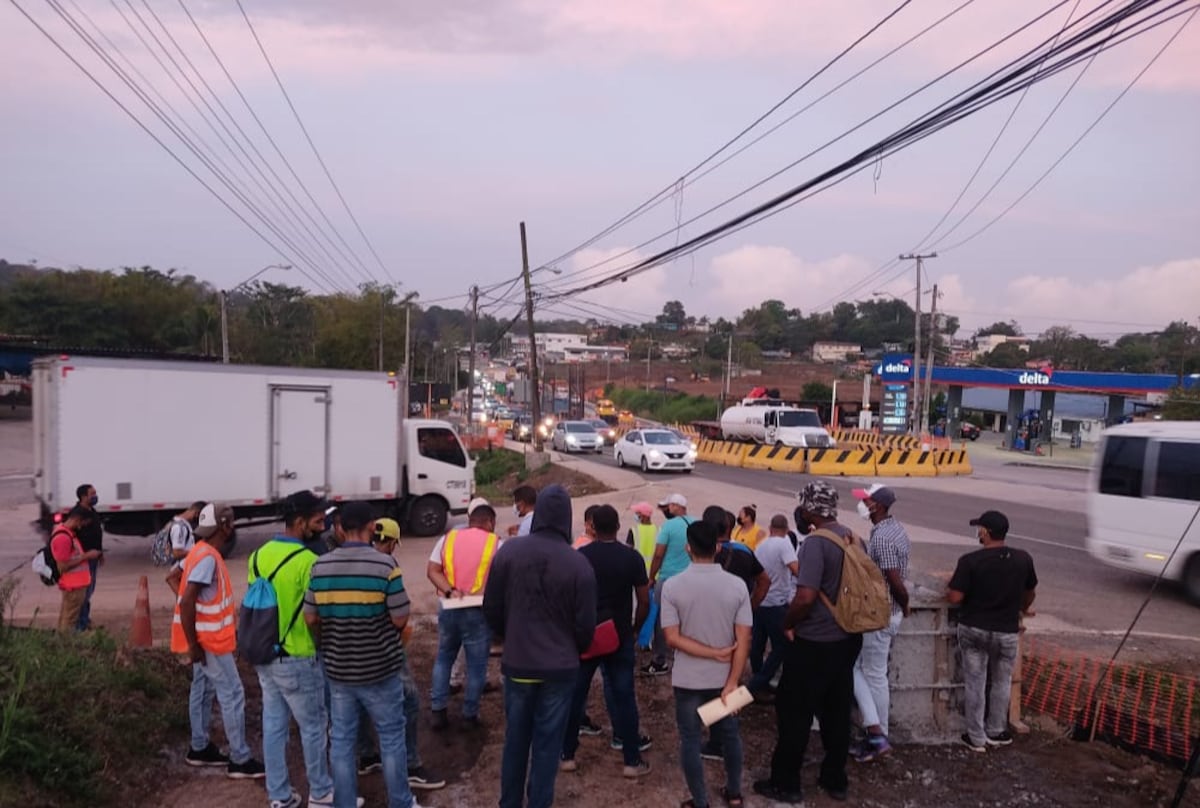 Obreros burungueños solo piden trabajar en la Línea 3 del Metro, para llevar el sustento a casa