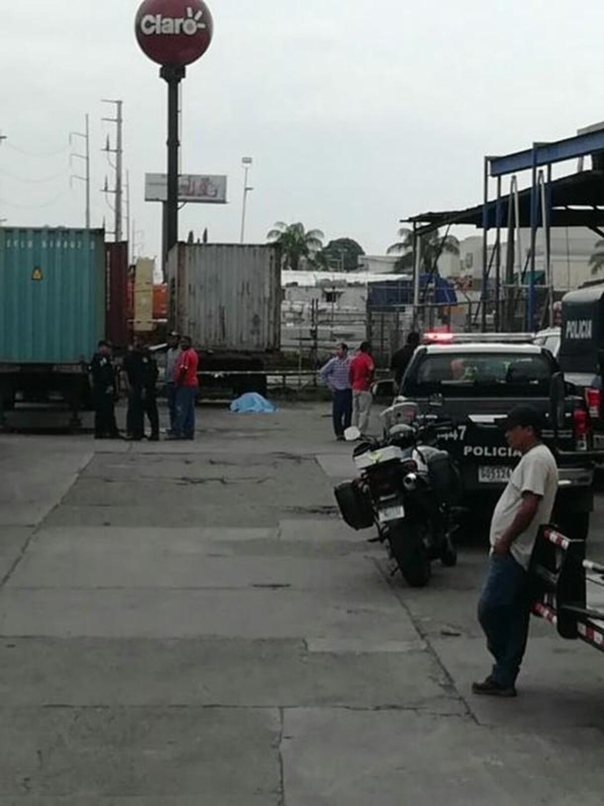Conductor de mula muere luego de ser golpeado por su propio contenedor