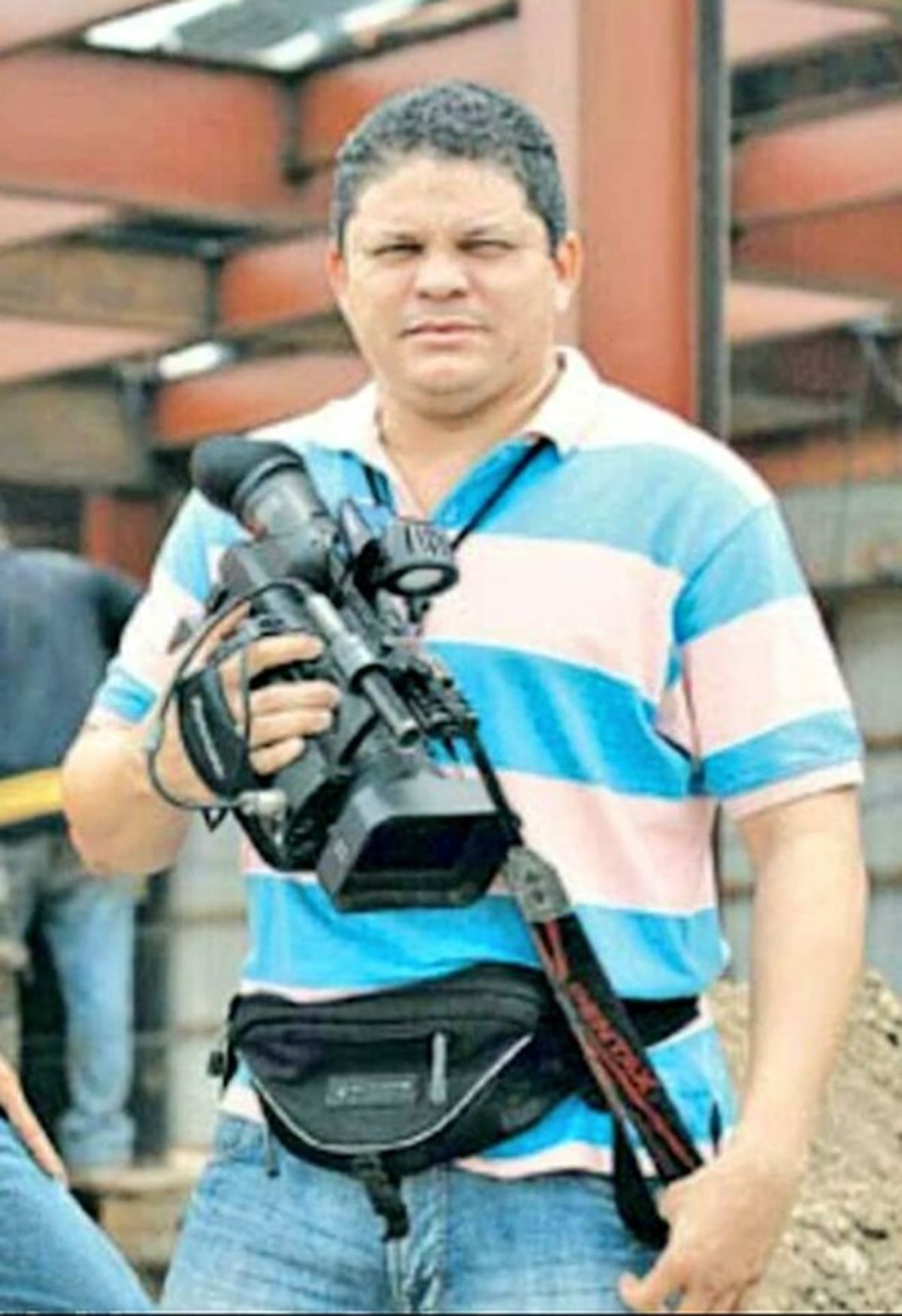 Exguerrera Génesis Arjona y camarógrafo pierden en primarias del CD