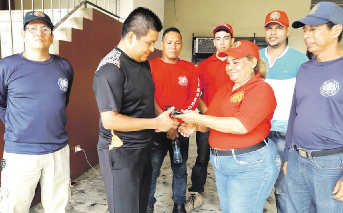 HONESTIDAD. Mujer taxista le devuelve la plata de la quincena a su cliente 