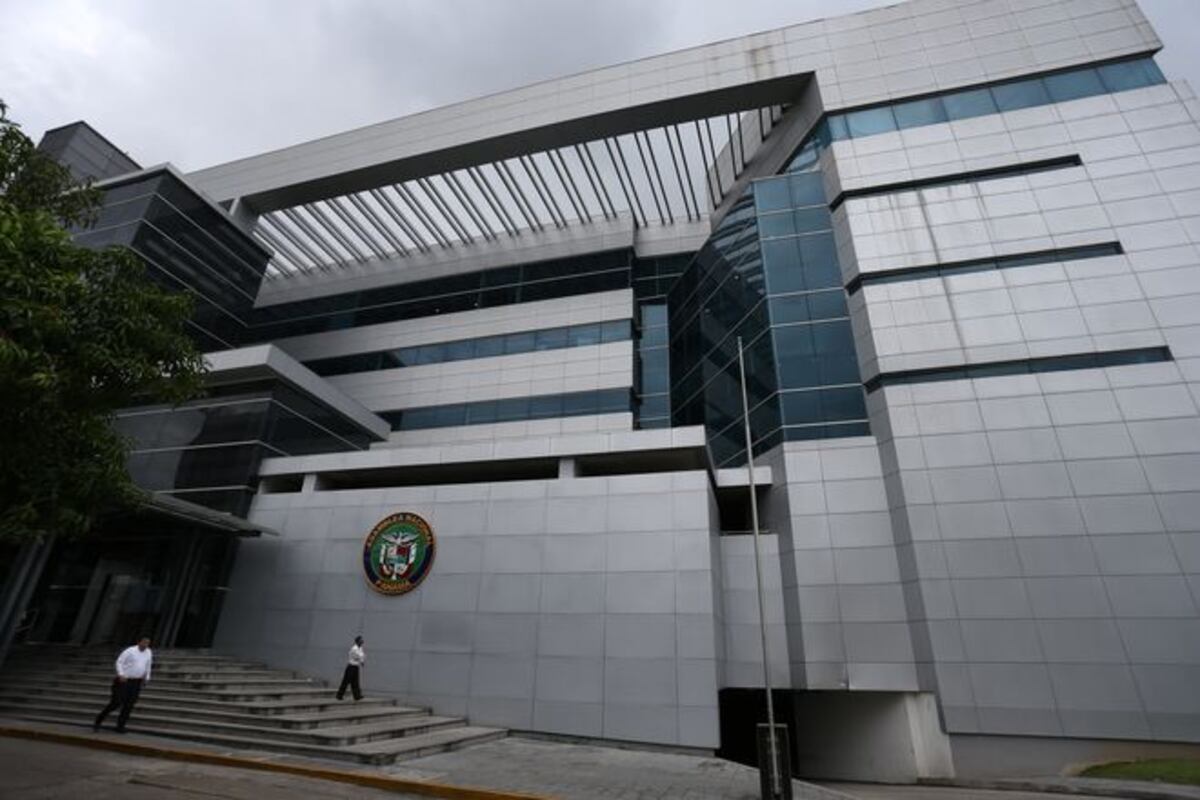 Suspenden contrataciones para construir puente en la Asamblea Nacional