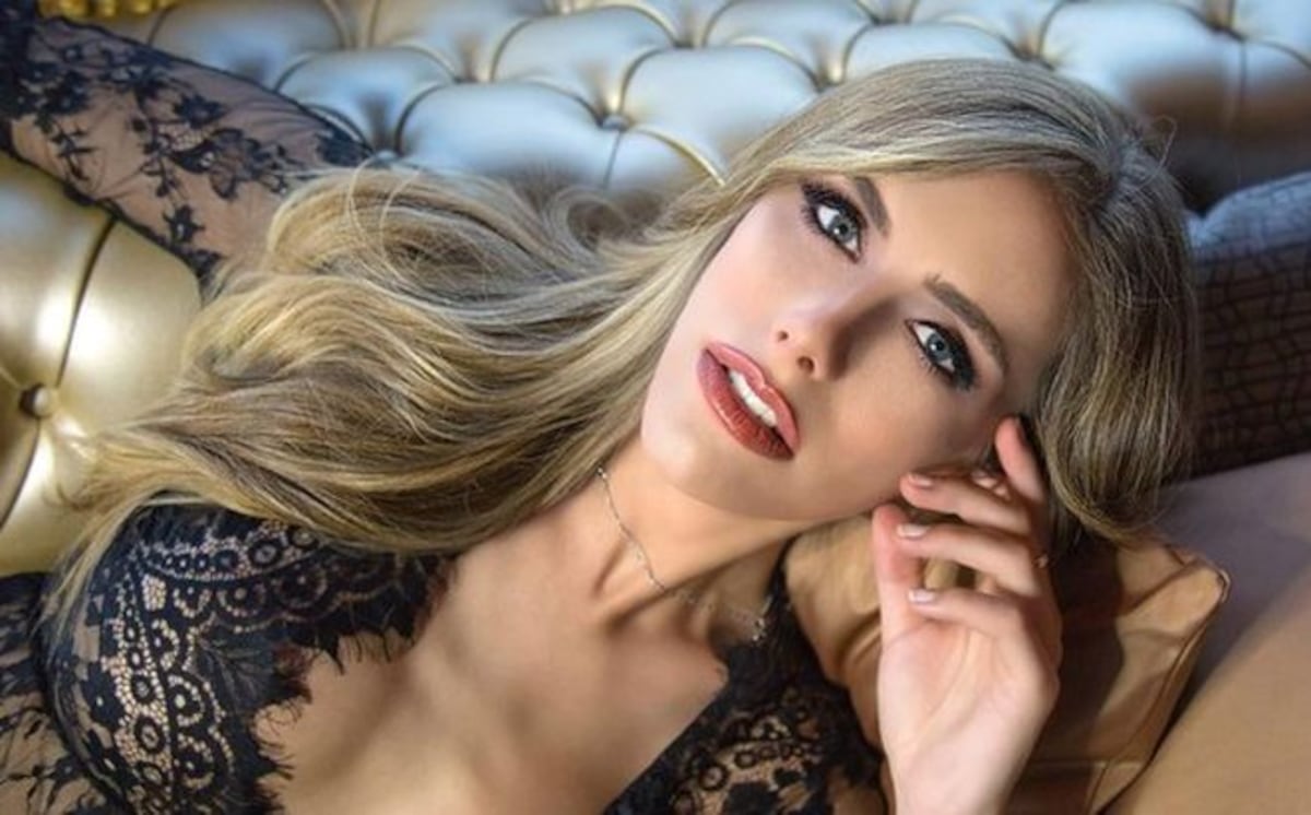 Revelan fotos del pasado de la mujer transexual que ganó el Miss España