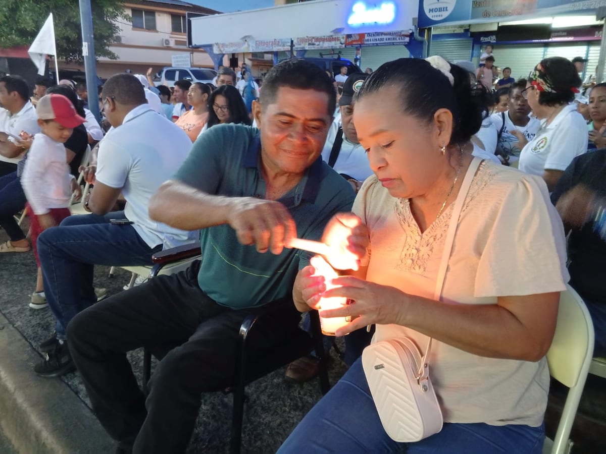 Docentes veragüenses realizan vigilia