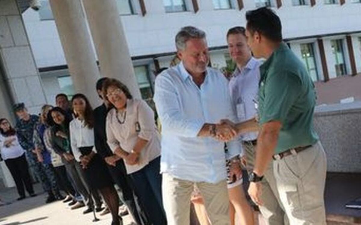 YA TIENE REEMPLAZO. Exembajador de EU en  Panamá fue fichado por un canal de TV