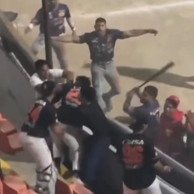 Caos en el estadio ‘Flaco Bala’: jugador de béisbol sufre traumatismo craneal tras brutal batazo en pelea