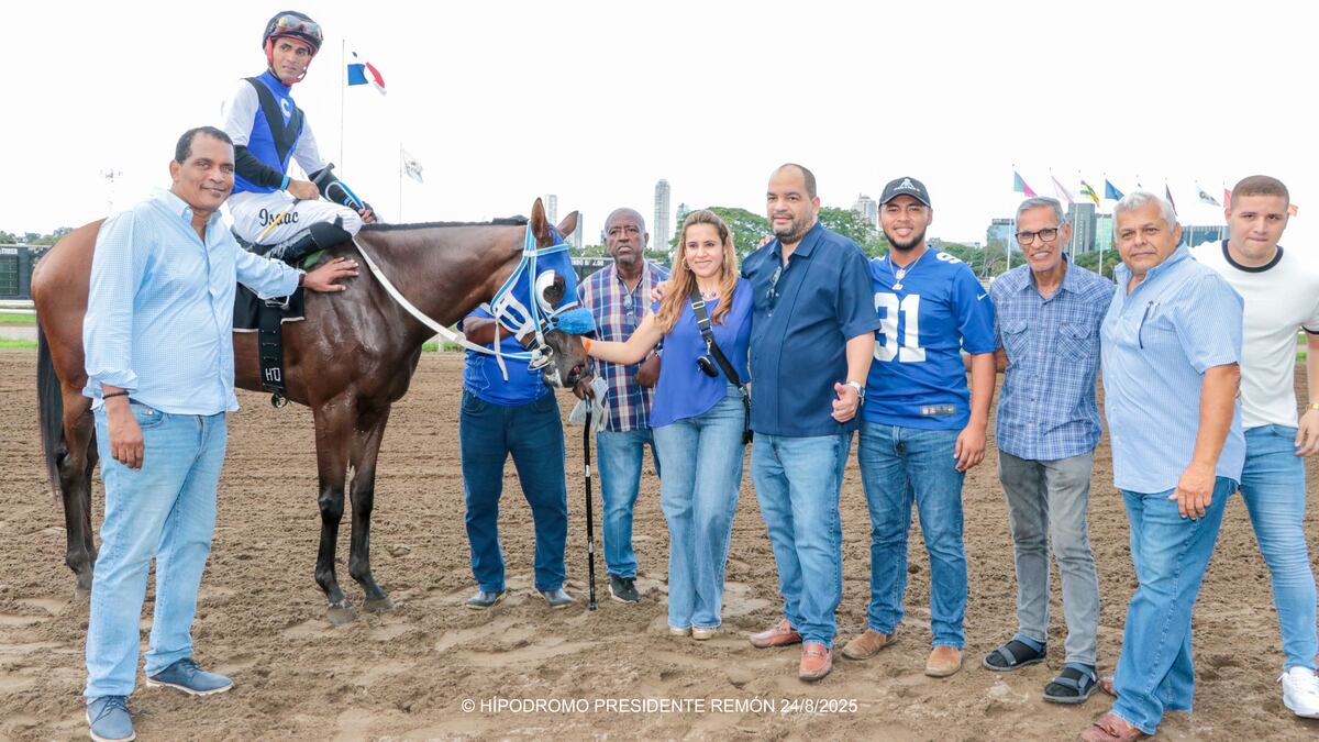 ‘Aryna’ cruza primera en el Clásico Arango del Hipódromo Presidente Remón