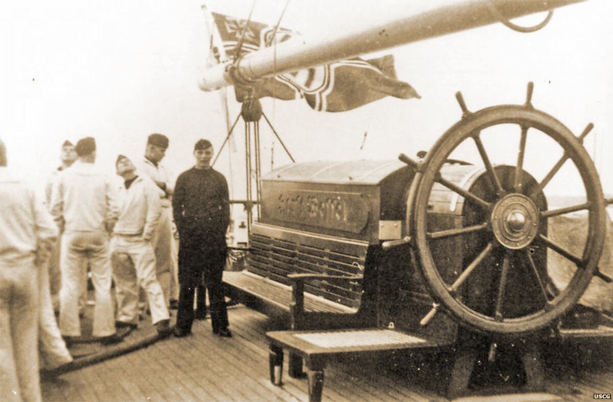 El Eagle: Honor, tradición, historia y servicio que hoy sigue surcando los mares del mundo por casi 90 años