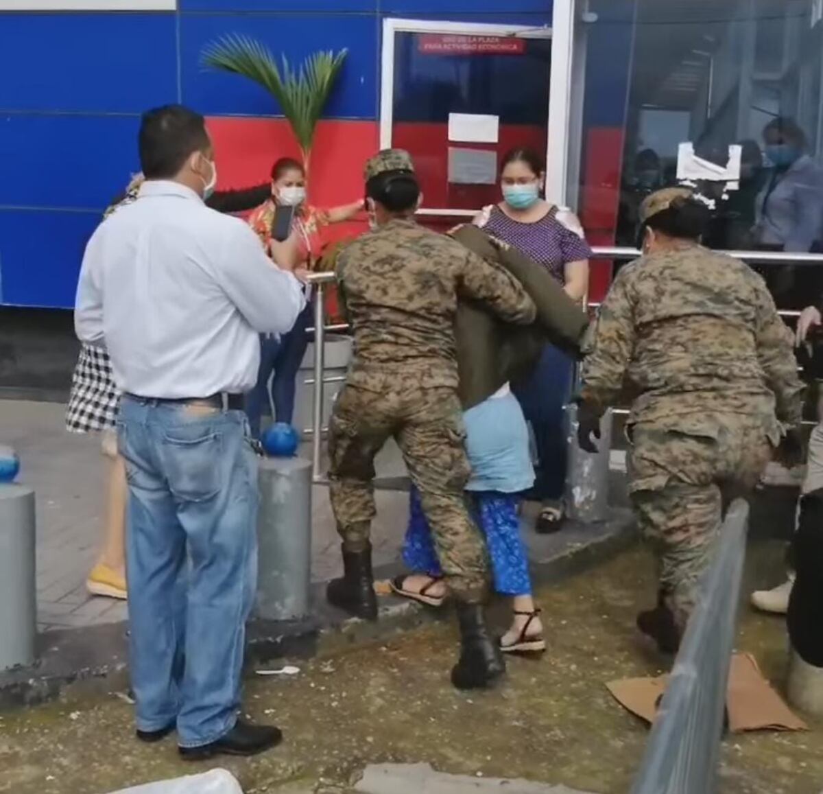 Un Final feliz. Después de un año madre pudo abrazar y besar a su pequeña hija en Chiriquí