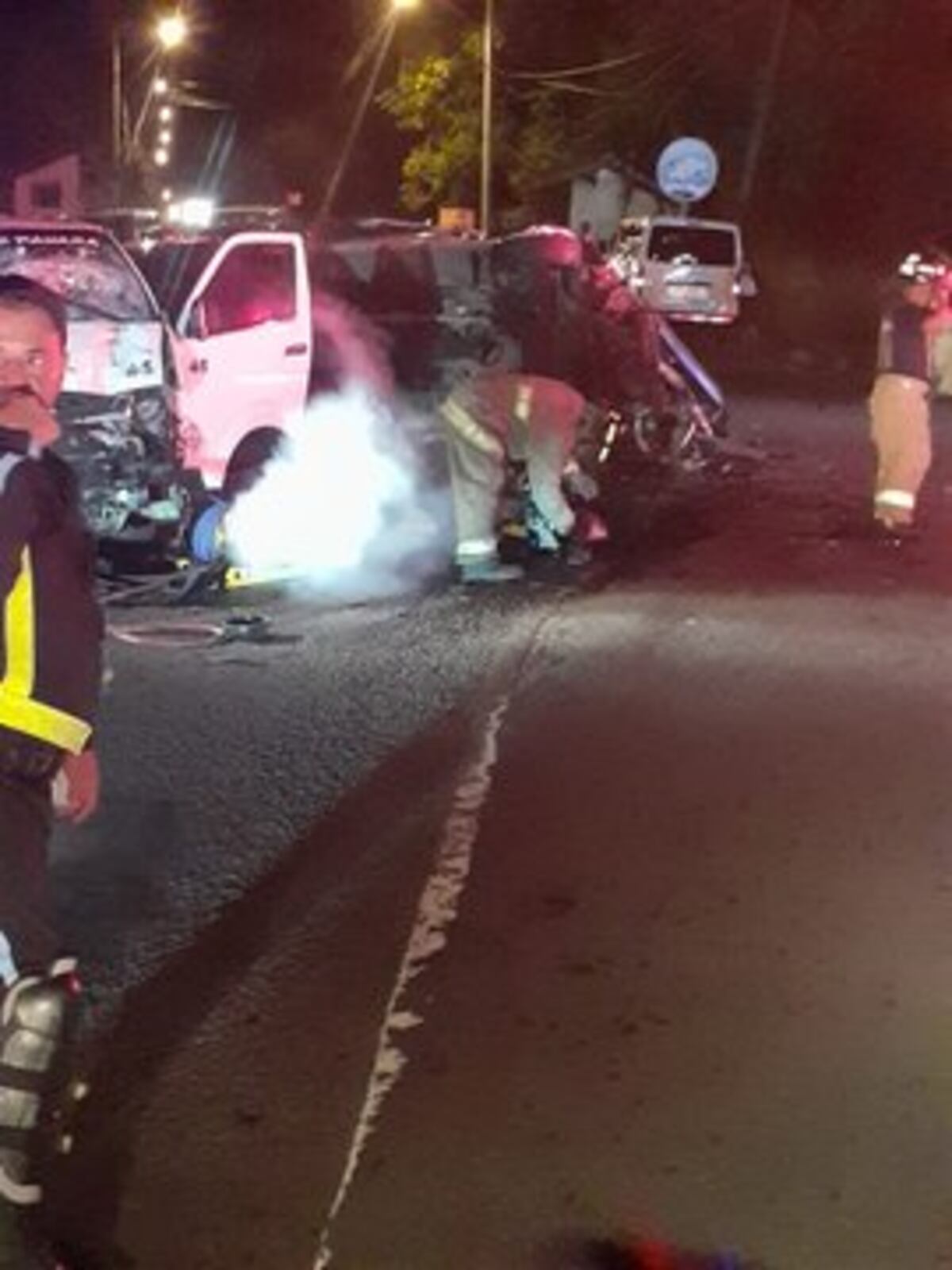 Dos buses se estrellan de frente. Reportan más de 10 heridos
