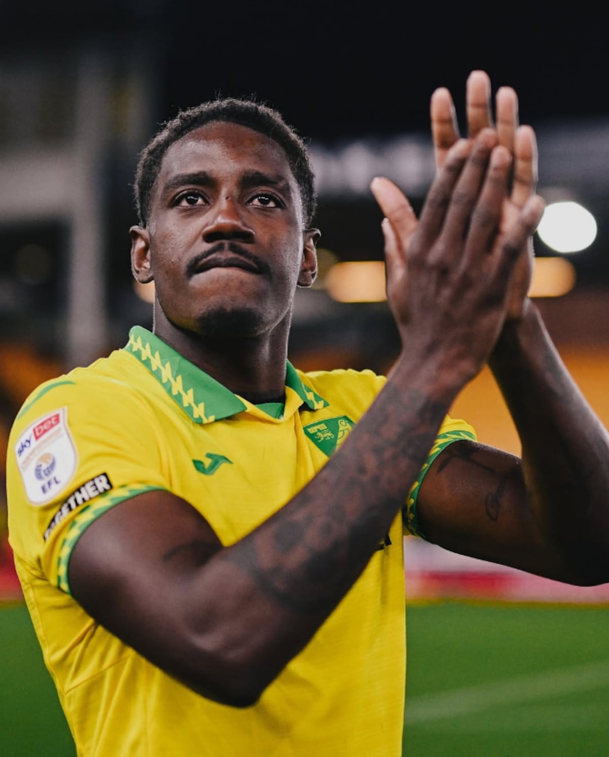 José ‘Coto’ Córdoba se luce y Norwich sigue vivo en la pelea