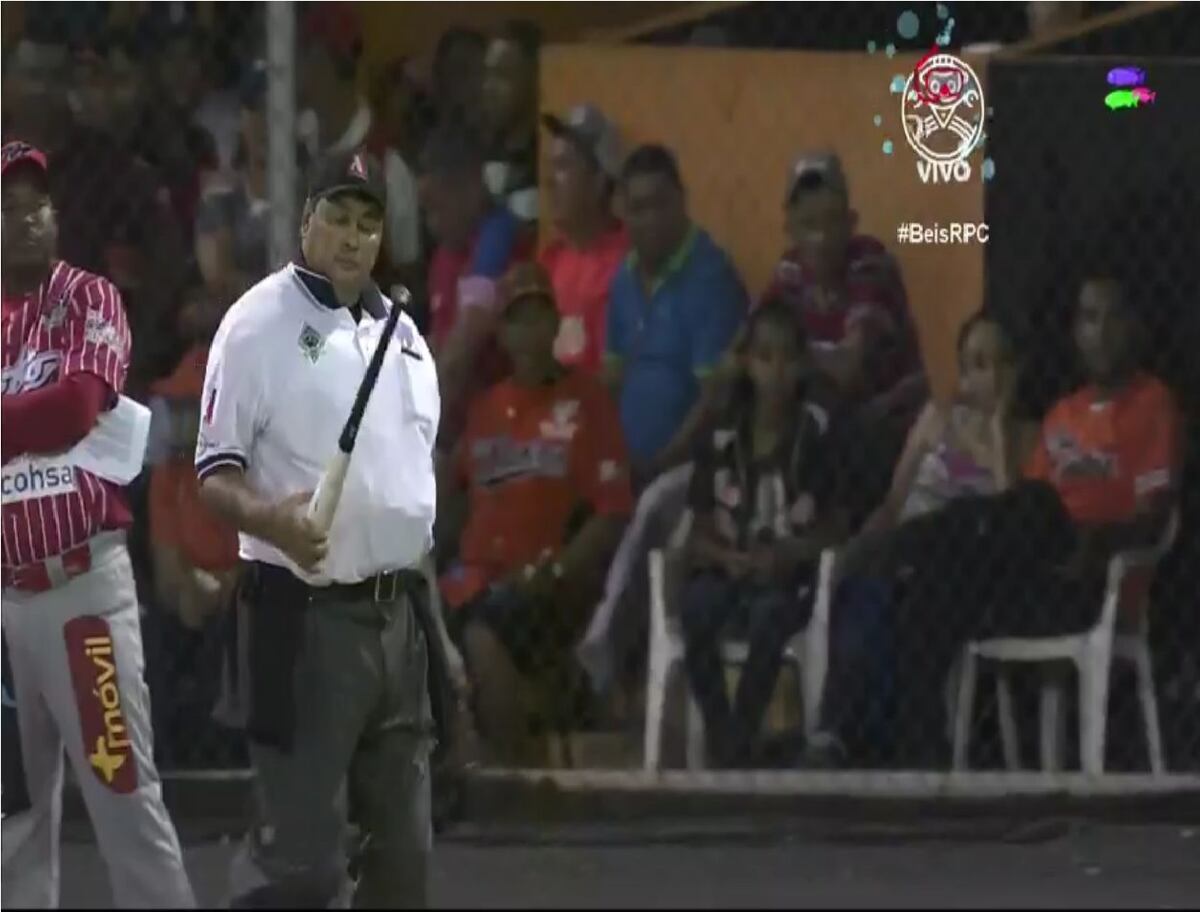 ¿CON TRAMPA? Santeños le dan palo a Metro con un bate 'preñao'