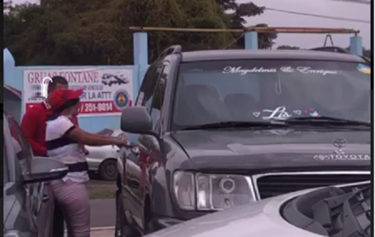 Captan a supuestos ladrones de autos en supermercado de Vista Alegre, Arraiján