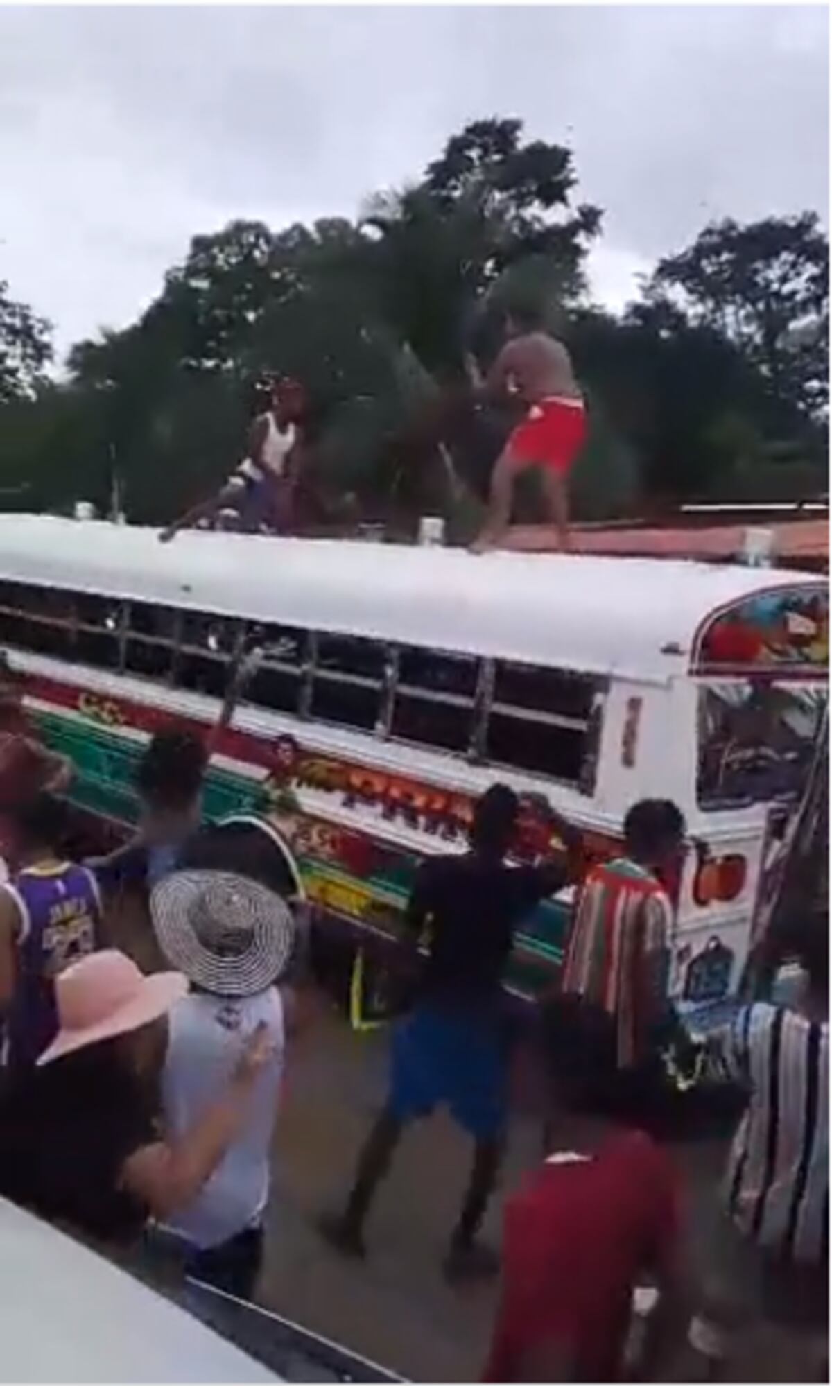 Advertencia. Desorden de los fines de semana podría obligar a cierres