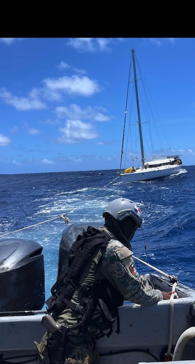 Rescate en alta mar: 16 personas de distintas nacionalidades son auxiliadas tras quedar a la deriva en Guna Yala